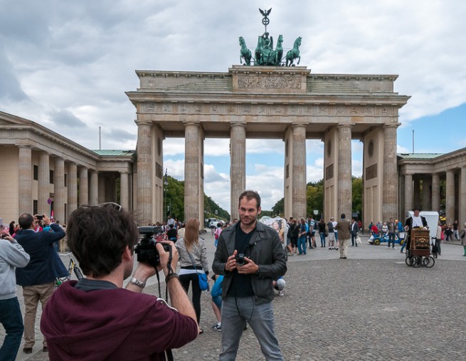 Making of: Video shoot for a camera review in front of Brandenburg Gate.