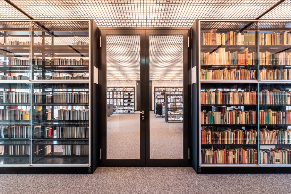 Jahresrückblick: Aufnahmen einer politischen Bibliothek im Berliner Stadtzentrum