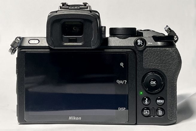 Grünes Kontrolllicht beim Einschalten der Nikon Z 50